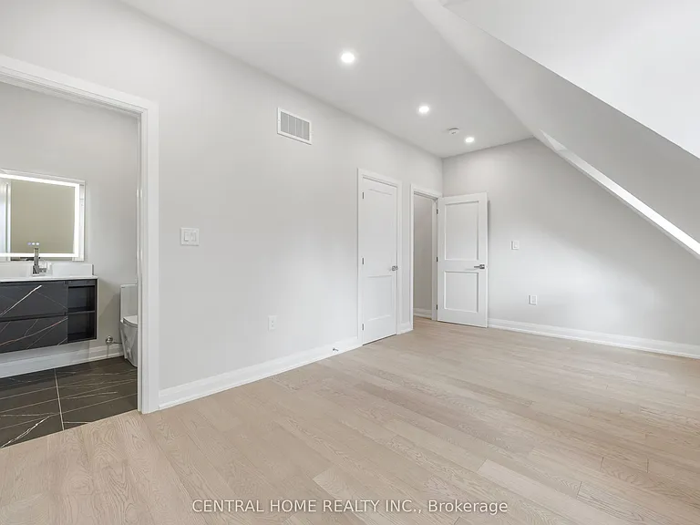 2946 Elgin Mills Rd E — Photo 13