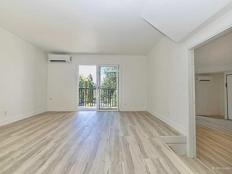 1565 NW Wall St #136/137 — Photo 7