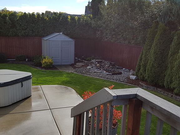 5th image of 235 Madrona Ave