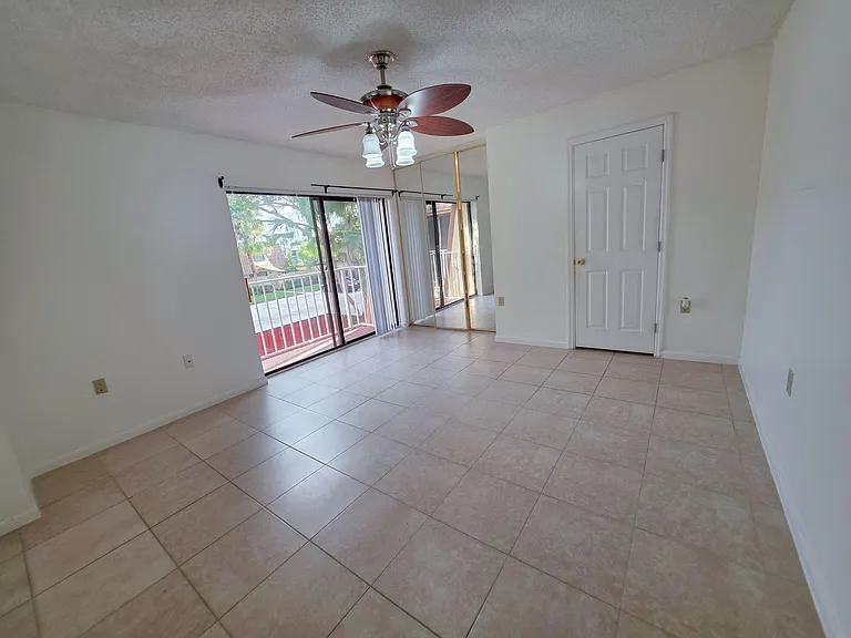 832 Blue Ridge Cir — Photo 5