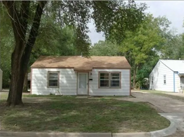 2041 S Spruce St, Wichita, KS 67211
