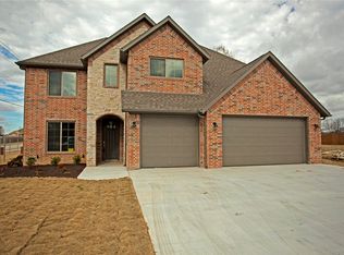 1912 SW Hayfield Ave, Bentonville, AR 72712