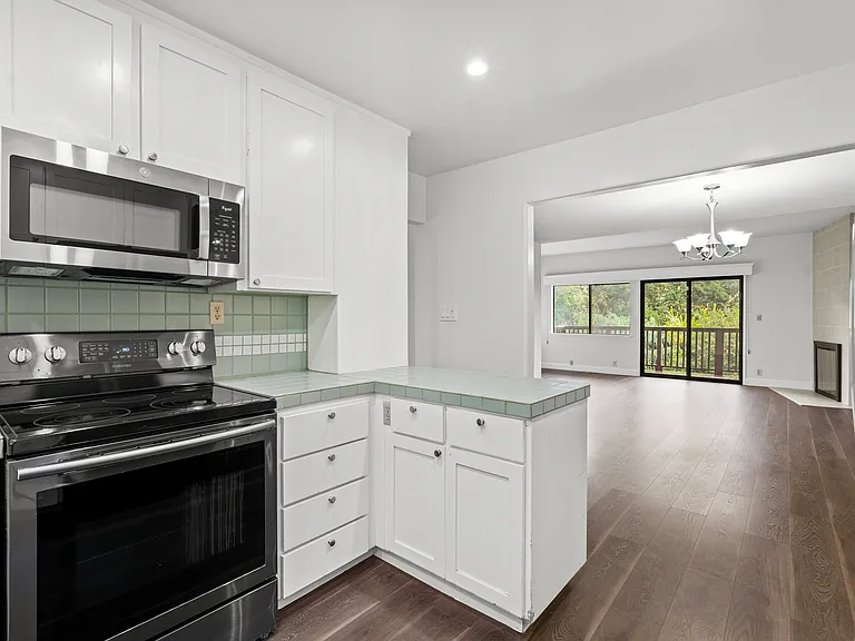 14613 Oak St — Photo 17