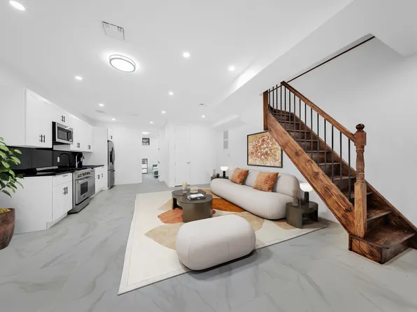 1085 Hancock Street image 25 of 37