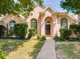 5612 Overland Dr, The Colony, TX 75056