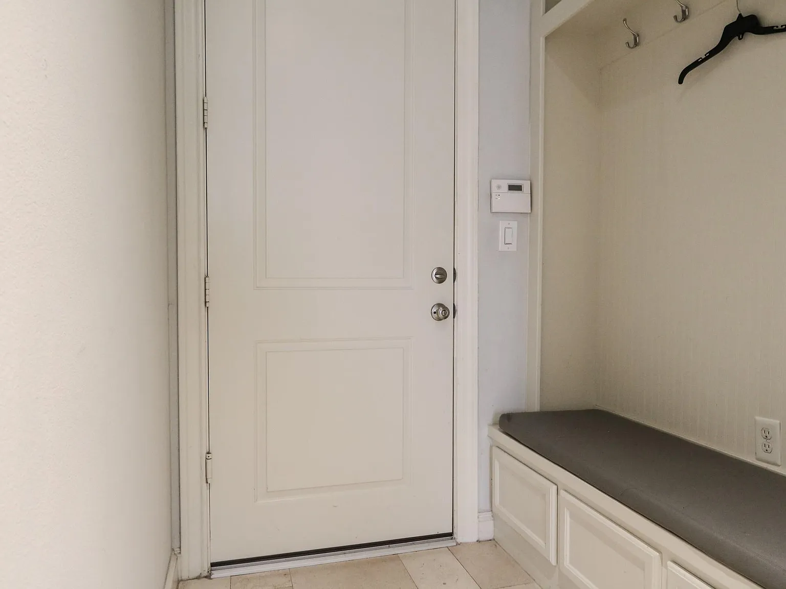 3 bed, 3.5 bath, 2494 sqft, $2,950 — Photo 4
