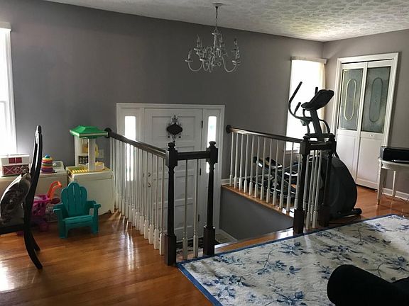 5th image of 801 Virginia Ave NE