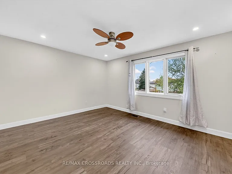 357 Pompano Ct — Photo 16