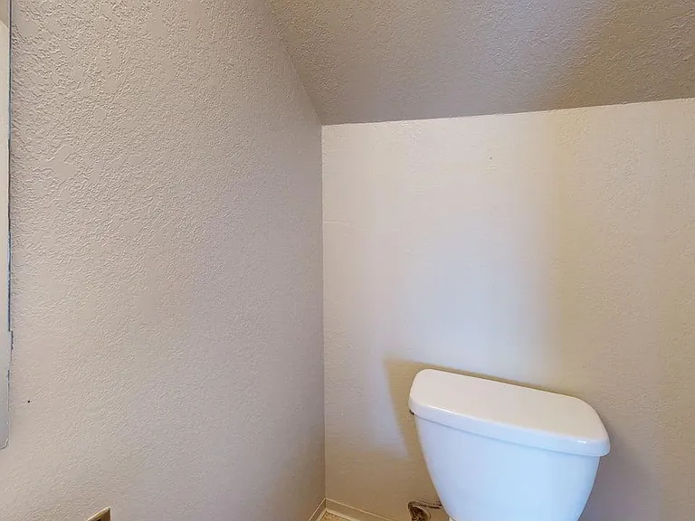 111 NW Columbia Ave #3 — Photo 11