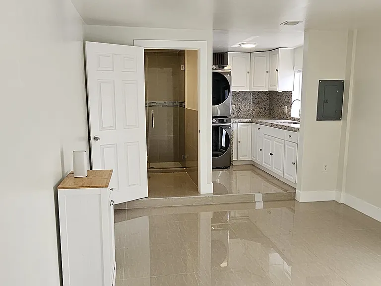 9840 Colonial Dr — Photo 12