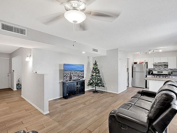 5th image of 10221 Saigon Dr