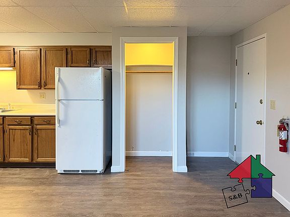 3rd image of 2 W Cobble Hill Rd #9