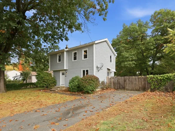 93 Balboa Dr, Springfield, MA 01119