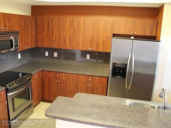 4th image of 5854 Siena Ln #1003