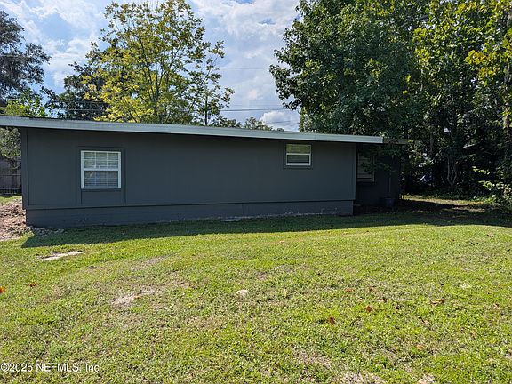 4th image of 1339 ELLIS Road S