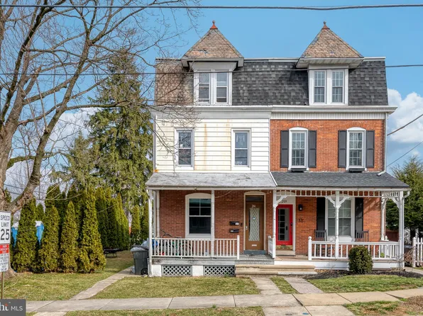 211 W Broad St, Shillington, PA 19607