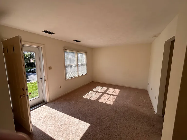 105 Ridge Ave — Photo 2