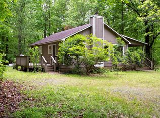 249 Chatuge Woods Dr, Hayesville, NC 28904