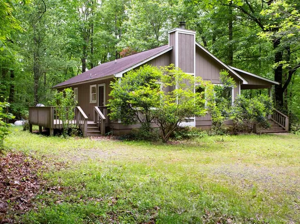 249 Chatuge Woods Dr, Hayesville, NC 28904