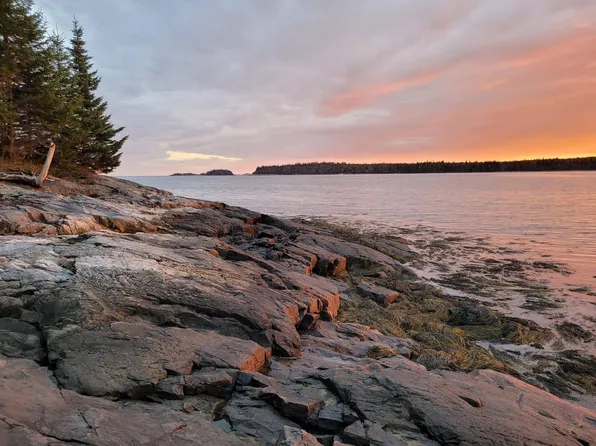7 Yoho Head Road, Machiasport, ME 04655