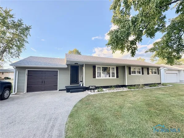960 Lynne Ave, Napoleon, OH 43545
