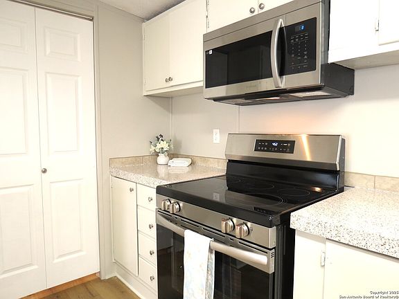 4th image of 346 Oak Creek Estates