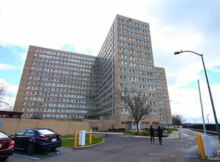 8900 E Jefferson Ave #916, Detroit, MI