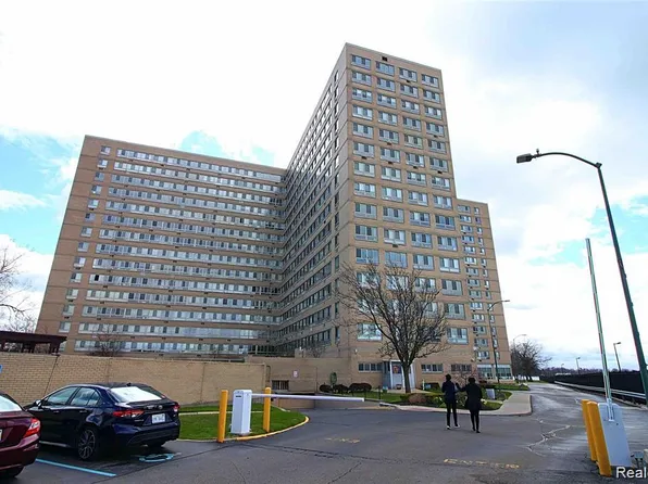 8900 E Jefferson Ave #916, Detroit, MI 48214