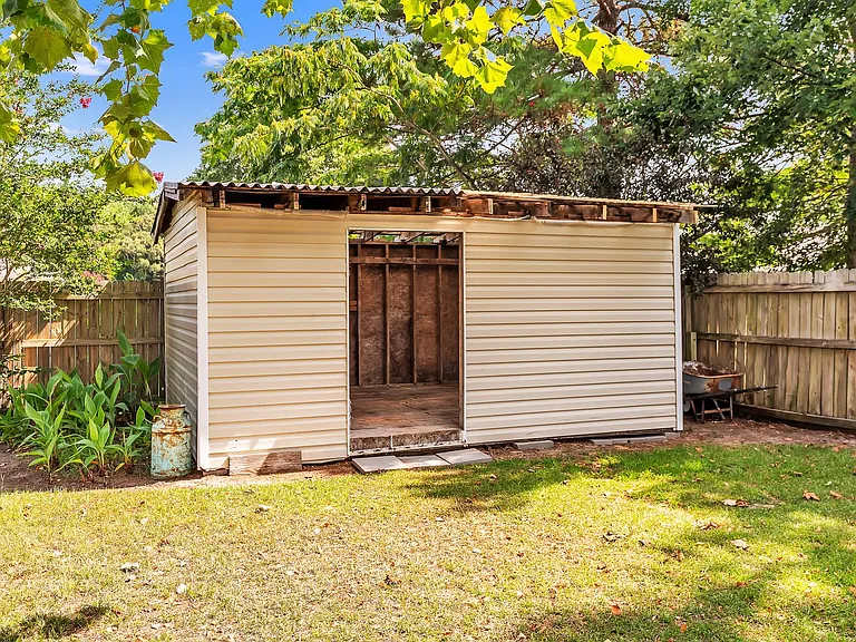 403 Arabian Ln — Photo 41