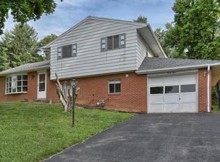 93 Barre Dr, Lancaster, PA