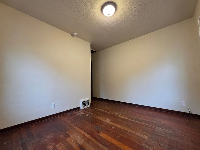 132 McKinley Ave — Photo 21