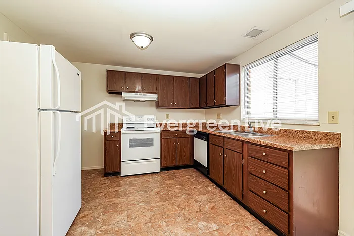 7592 Mount Hood Dr — Photo 8