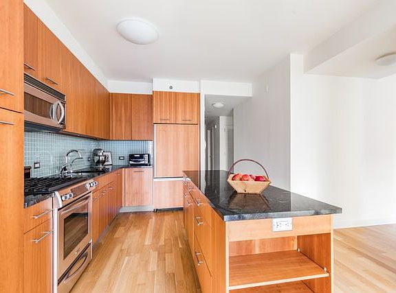 3rd image of 11 E 29th St APT 7A