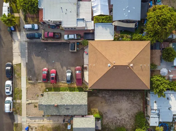 1121 E 6th St, National City, CA 91950