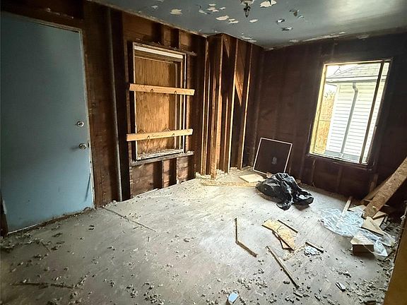 4th image of 18036 Joann St
