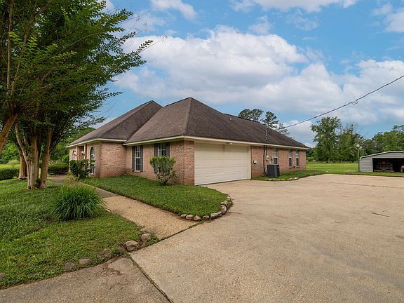 2nd image of 646 Lincoln Dr