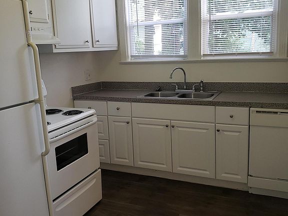 3rd image of 2802 Saint Johns Ave #C