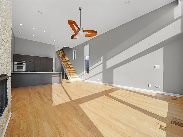1541 N Bosworth Ave #3 — Photo 9