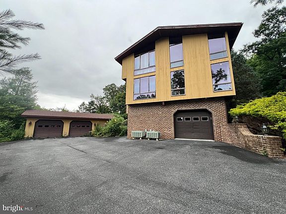 2nd image of 125 Grandview Blvd