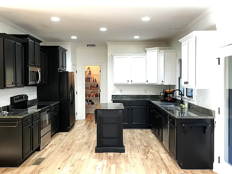 369 Hillside Dr — Photo 7