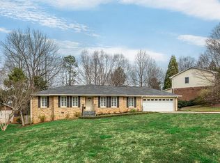 2456 Kingsglen Ct, Dunwoody, GA 30360