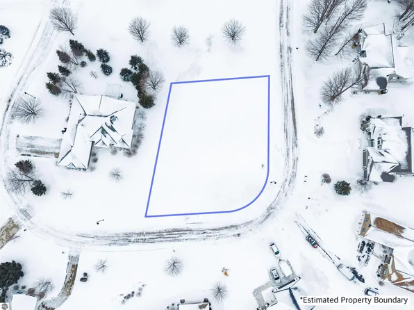 4231 Wolverine Dr, Williamsburg, MI 49690