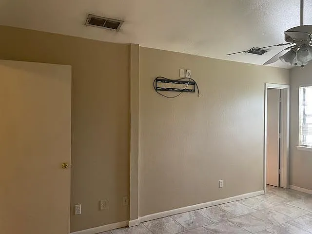 9786B FM 852 — Photo 13