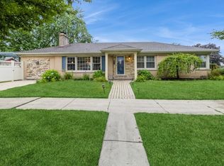7350 Lavergne Ave, Skokie, IL 60077