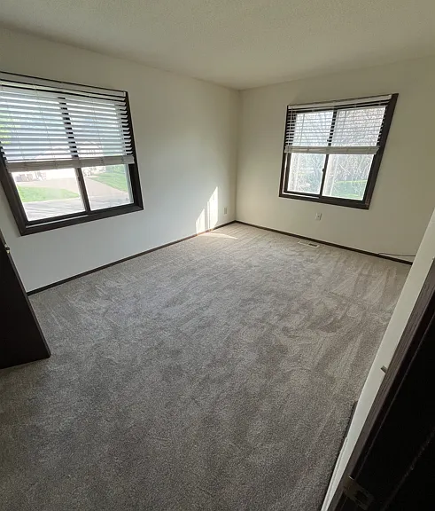 1201 Hillcrest Ct — Photo 10
