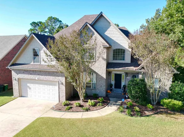 2805 Woodsgate Dr, Little Rock, AR 72211