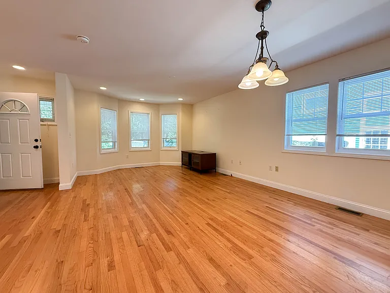 17 Tremlett St #1 — Photo 2