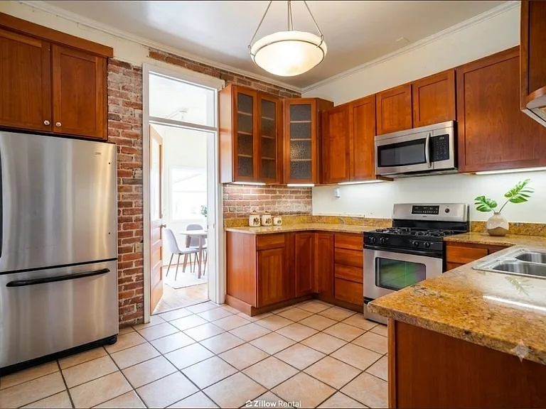 2256 N Emerson St — Photo 7