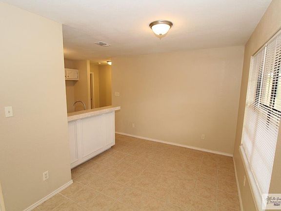 5th image of 901 E Monroe Ave