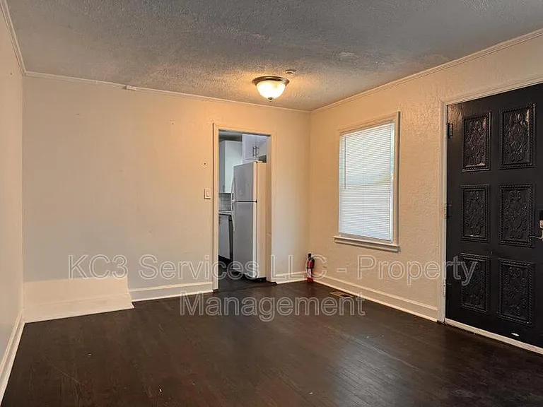 11108 Bennington Ave #A — Photo 3